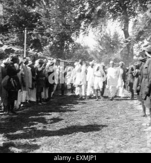 Khan Abdul Gaffar Khan Mahadev Desai Mahatma Gandhi Mahatma Gandhi marche Provinces de la frontière du nord-ouest de l'Afghanistan Banque D'Images