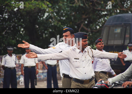 Formation de la police apprentissage gestion du trafic Bombay Mumbai Maharashtra Inde Asie Banque D'Images