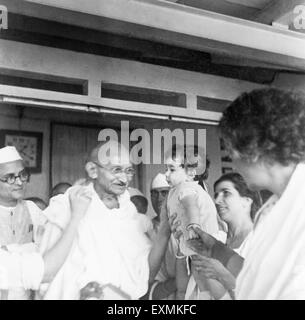 Anand Hingorani Mahatma Gandhi, fille et épouse du Dr Dinshah Mehta et Rajkumari Amrit Kaur clinique cure nature Pune Banque D'Images