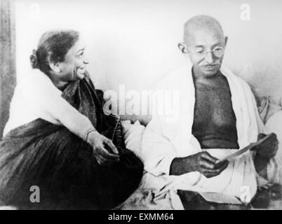 Mahatma Gandhi et Sarojini Naidu Birla House à Mumbai ; 1944 ; PAS DE MR Banque D'Images