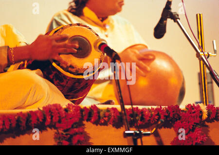 Concert de musique classique Dholak et Ghatam India Asia Banque D'Images