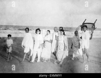 Mahatma Gandhi à Juhu Beach bombay Mai 1944 Banque D'Images