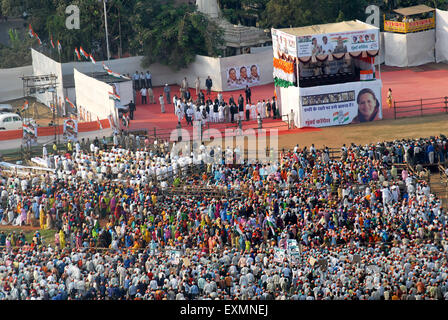 Congrès aérien de foule Réunion publique Sonia Gandhi, Parc Shivaji, Dadar, Bombay, Mumbai, Maharashtra, Inde, Asie Banque D'Images