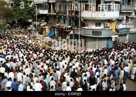 Les gens foule site bombe Zaveri Bazaar Kalbadevi Bombay Mumbai Maharashtra inde Banque D'Images