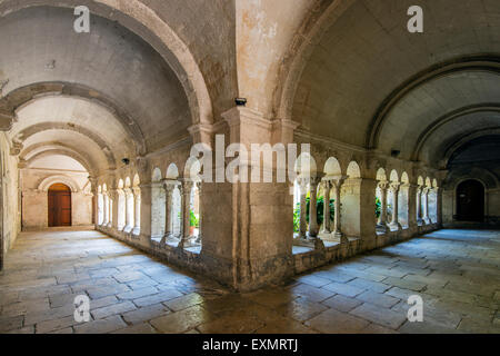 Monastère Saint-Paul-de-Mausole, Saint-Rémy-de-Provence, Provence, France Banque D'Images