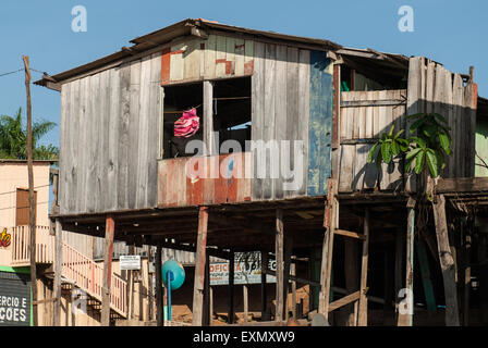 Port d'Altamira, l'État de Para au Brésil. Le constructeur de maison. Banque D'Images