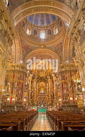 GRANADA, ESPAGNE - 29 MAI 2015 : La nef de la basilique baroque de San Juan de Dios avec les fresques de Diego Sanchez Sarabia de se Banque D'Images