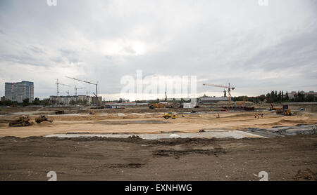 Volgograd. 15 juillet, 2015. Photo prise le 15 juillet 2015 montre la construction de l'emplacement de l'arène victoire dans Volgograd, Russie. La Russie accueillera la Coupe du Monde de Football Coupe du tournoi en 2018. © Li Ming/Xinhua/Alamy Live News Banque D'Images