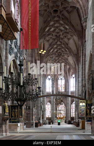 De l'Église Lorenzkirche, fleuve Saint-Laurent, Nuremberg, Middle Franconia, Bavaria, Germany Banque D'Images