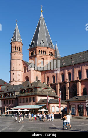 Cathédrale de Mayence ou de la cathédrale Saint-Martin, la place du marché, Mayence, Rhénanie-Palatinat, Allemagne Banque D'Images