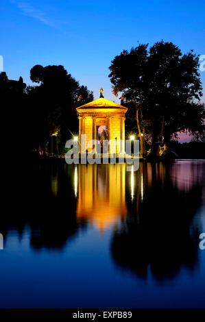 Laghetto di Villa Borghese la nuit, Rome, Italie Banque D'Images