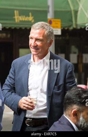 London UK. 16 juillet 2015. Liverpool FC et l'ancien manager des Glasgow Rangers Graeme Souness shopping Crédit : Knightsbridge Harrods extérieur amer ghazzal/Alamy Live News Banque D'Images