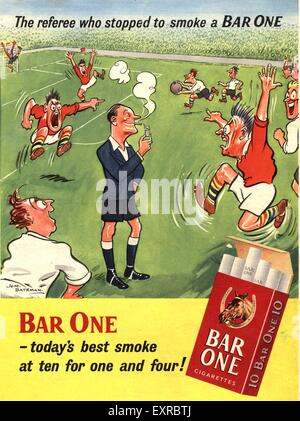 1950 Bar Tabac de football du Royaume-Uni Un Magazine annonce Banque D'Images