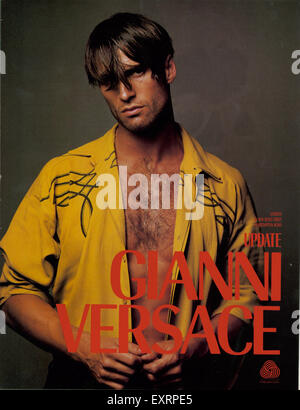 1980 UK Gianni Versace Annonce magazine Banque D'Images