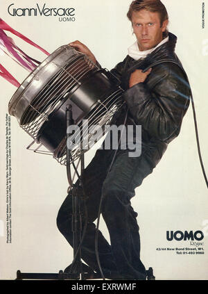 1980 UK Uomo Regine/ Gianni Versace Annonce magazine Banque D'Images