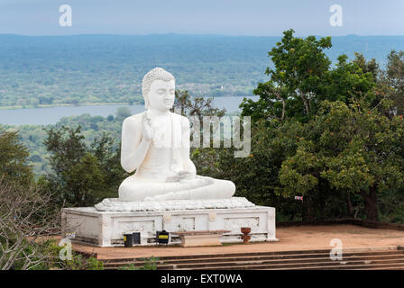 Mihintale Statue de Bouddha, le Sri Lanka Banque D'Images
