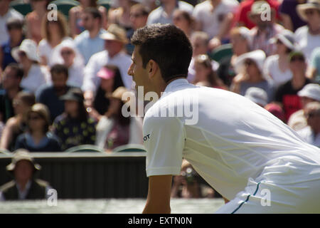 Novak Djokovic, le Court Central de Wimbledon, 2015 le jour 1 Banque D'Images