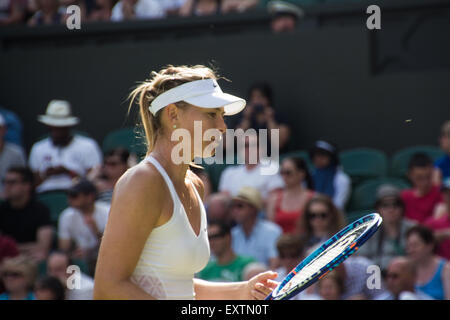 Maria Sharapova, le Court Central de Wimbledon, 2015 le jour 1 Banque D'Images