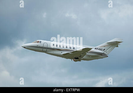 Hawker 1000 Ratheron Corporate Business Jet moyen au départ de l'aéroport de Inverness Dalcross. 9962 SCO. Banque D'Images