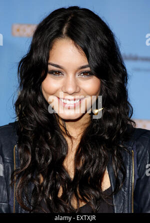 Vanessa Hudgens assiste à la premiere sortie DVD de "High School Musical 2 : Extended Edition'. Banque D'Images