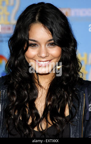 Vanessa Hudgens assiste à la premiere sortie DVD de "High School Musical 2 : Extended Edition'. Banque D'Images