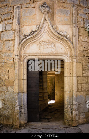 Château de Bonaguil porte menant à un escalier en spirale Banque D'Images