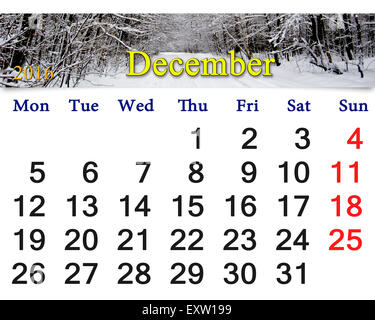 Beau calendrier pour décembre 2016 avec le ruban de la forêt d'hiver. Calendrier pour l'impression et utilisation dans la vie de bureau. Banque D'Images