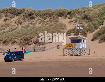 Lifeguard tower et véhicule, Woolacombe, Devon, UK Banque D'Images
