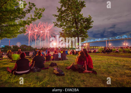 'Artifice Montréal Festival de l'International des Feux Loto-Québec' Banque D'Images