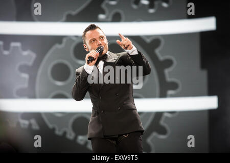 Tiziano Ferro effectue vivent dans Milan © roberto finizio/Alamy live news Banque D'Images