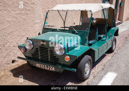 Ajaccio, France - le 7 juillet 2015 : Austin Mini Moke 1967, véhicule basé sur le Mini conçu pour la British Motor Corporation BMC Banque D'Images