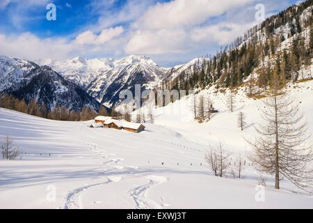 Alp hut dans Hafeichtalm Radstaedter, neige, Tauern, Pongau, Salzburger Land, Autriche, Europe Banque D'Images