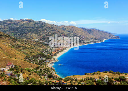 Maison de vacances resort de Letojanni, sur le Cap Taormina, Messina, Sicile, Italie Banque D'Images