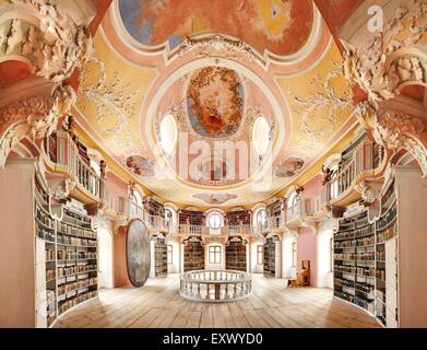 Ancienne bibliothèque, l'abbaye de Saint Mang, Füssen, Bavaria, Germany, Europe Banque D'Images