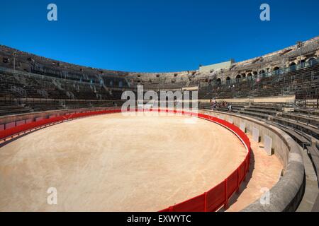 Amphithéâtre romain, Arles, Bouches-du-Rhône, Provence - Alpes-Cote d'Azur, France, Europe Banque D'Images