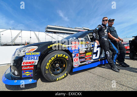 Loudon, NH, USA. 17 juillet, 2015. Loudon, NH - 17 juil 2015 : Dalton Sargeant (51) prend la piste pour l'organisation des services du site 70 au New Hampshire Motor Speedway de Loudon, NH. Credit : csm/Alamy Live News Banque D'Images