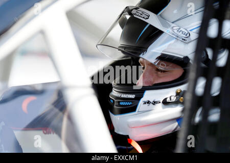 Loudon, NH, USA. 17 juillet, 2015. Loudon, NH - 17 juil 2015 : J.J. Haley prend la piste pour l'organisation des services du site 70 au New Hampshire Motor Speedway de Loudon, NH. Credit : csm/Alamy Live News Banque D'Images