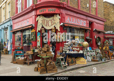 Alice's antiques shop sur Portobello Road, London, England, UK Banque D'Images