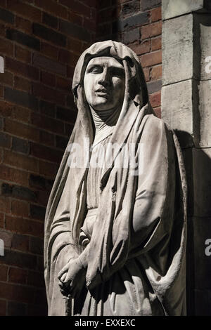 Statue de Marie de la cathédrale Urakami détruite dans l'explosion atomique. Nagasaki Atomic Bomb Museum. Le Japon Banque D'Images