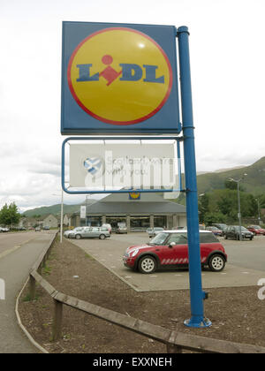 Fort William, Écosse, Angleterre. 04 Juin, 2014. Une succursale de la chaîne de supermarchés discount allemande Lidl à Fort William, Écosse, Angleterre, 04 juin 2014. Photo : Franz-Peter Tschauner/DPA - PAS DE FIL - SERVICE/dpa/Alamy Live News Banque D'Images