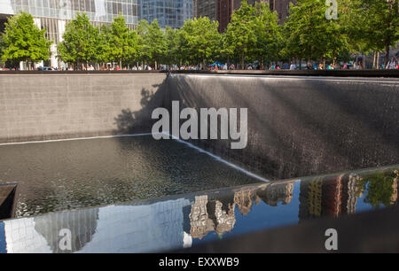 NEW YORK - Mai 30, 2015 : le 11 septembre National Monument est situé au site du World Trade Center, l'ancien emplacement de t Banque D'Images