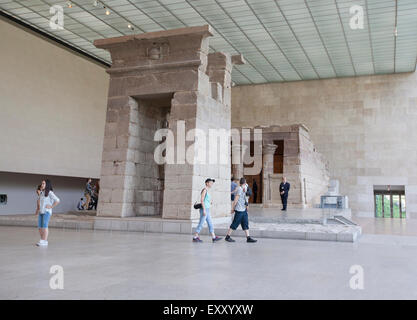 NEW YORK - Mai 26, 2015 : Le Temple de Dendur est un temple égyptien qui a été construit par le gouverneur romain d'Égypte, Pétrone, ar Banque D'Images