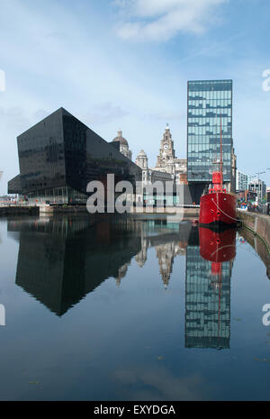 Réflexions Canning Dock Liverpool Banque D'Images