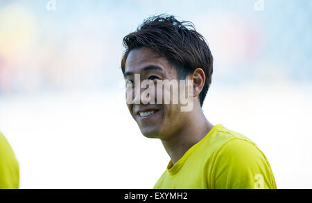 Bochum, Allemagne. 17 juillet, 2015. Le Dortmund Kagawa Shinji rit devant le match amical de football entre Bochum et Dortmund Borussia au Rewirpower Stadion de Bochum, Allemagne, 17 juillet 2015. Photo : Guido Kirchner/dpa/Alamy Live News Banque D'Images