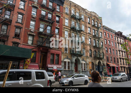 New York City, NY, USA, East Village Street Scenes, Manhattan District, Urban Apartment Buildings on 'Saint Marks place', New york tenements immigrants, US Housing City, marché locatif Banque D'Images