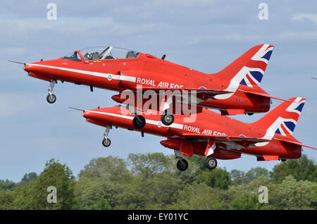 Des flèches rouges Hawk RAF décoller à RIAT 2015, Fairford, UK. Crédit : Antony l'ortie/Alamy Live News Banque D'Images