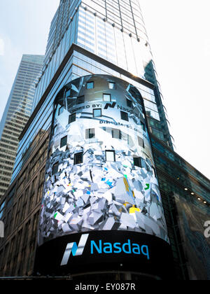 Babillard électronique sur le NASDAQ MarketSite à Times Square, NYC Banque D'Images