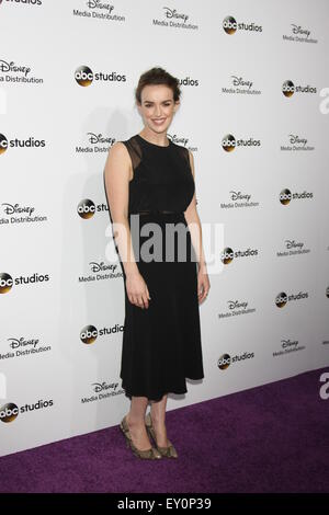 ABC International Upfronts 2015 Avec : Elizabeth Henstridge Où : Burbank, California, United States Quand : 18 mai 2015 Banque D'Images