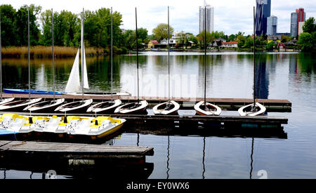 Bateaux au quai de Danube Vienne, Autriche, Europe Banque D'Images