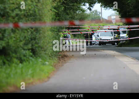 Photos de fichier : Havant, UK. 26 Juin, 2015. Photos d'une scène de Double Poignard en Havant Le dimanche 19 juillet 2015 : un sans-abri qui se trouvait face à son procès pour la tentative de meurtre de deux garçons a été trouvé mort dans sa cellule de prison. Richard Walsh, 43 ans, a été accusé d'avoir poignardé les deux enfants, âgés de 12 et 13, dans une rue de Havant, le mois dernier. Il a été placé en détention à la Prison de Belmarsh, dans le sud-est de Londres. Le personnel de la prison a constaté Walsh ne répond pas dans sa cellule ce matin. Le personnel et le personnel paramédical a lutté pour sauver sa vie mais il a été déclaré mort. Crédit : Jason Kay/Alamy Live News Banque D'Images